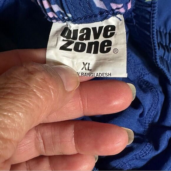 Navy Pineapple Print Athletic Shorts NWOT - Picture 7 of 9